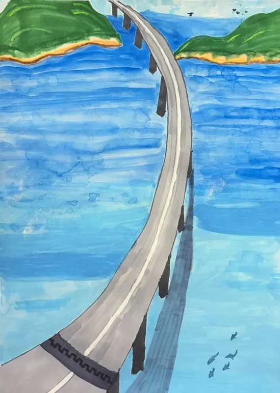 青い海に架かる橋と、両側の緑豊かな島々を描いた水彩画です。