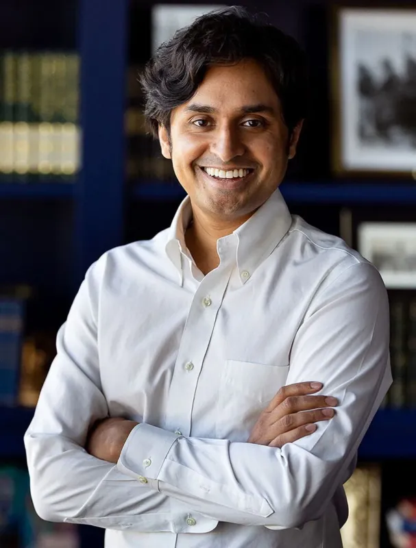 アーロック・カノージア博士のプロフィール写真