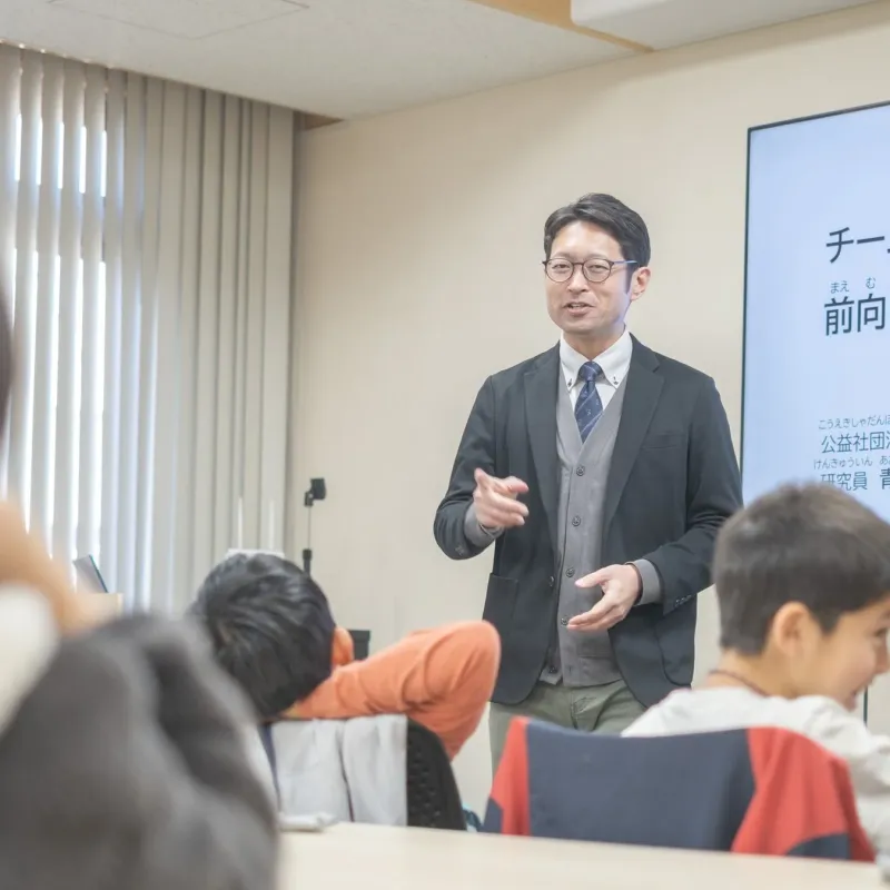 講演する青山智士氏