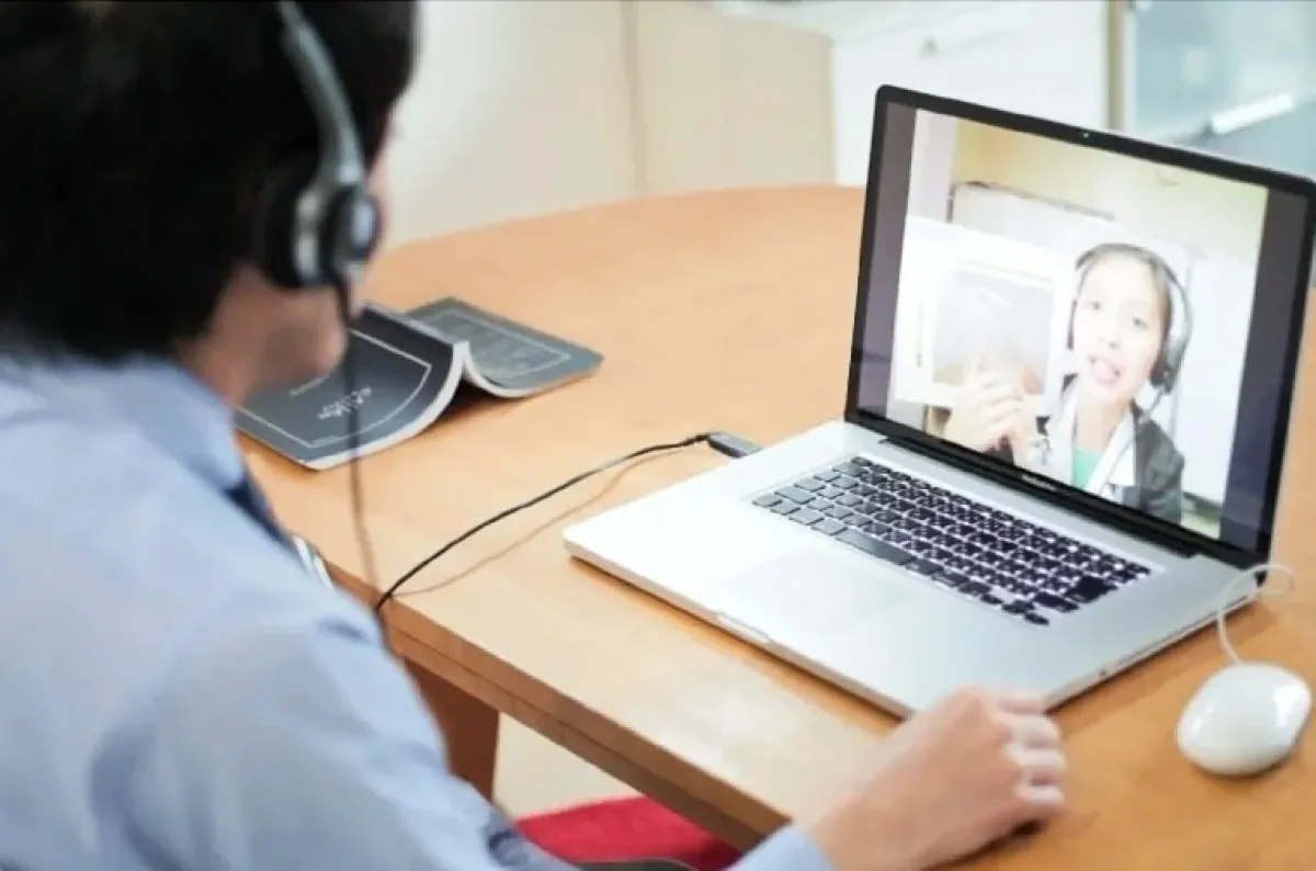 オンラインレッスンを受ける様子