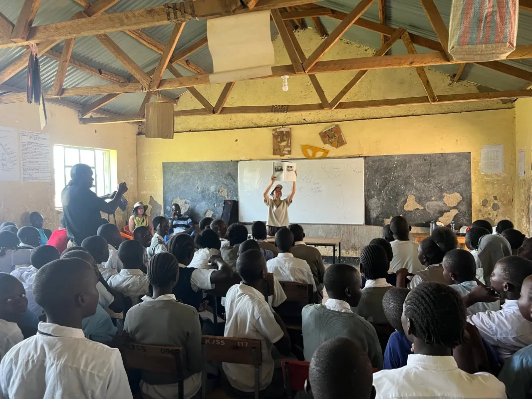 授業を受ける生徒たち