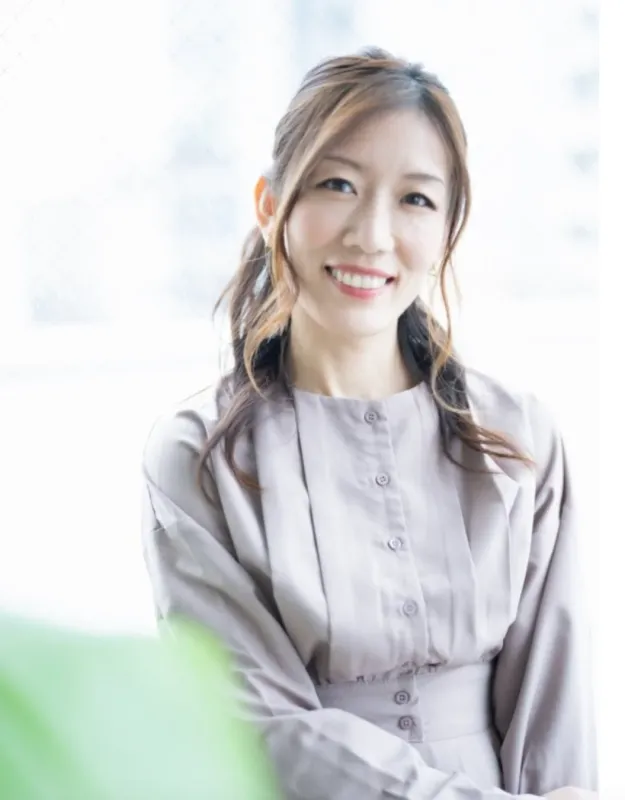 笑顔の女性のポートレート